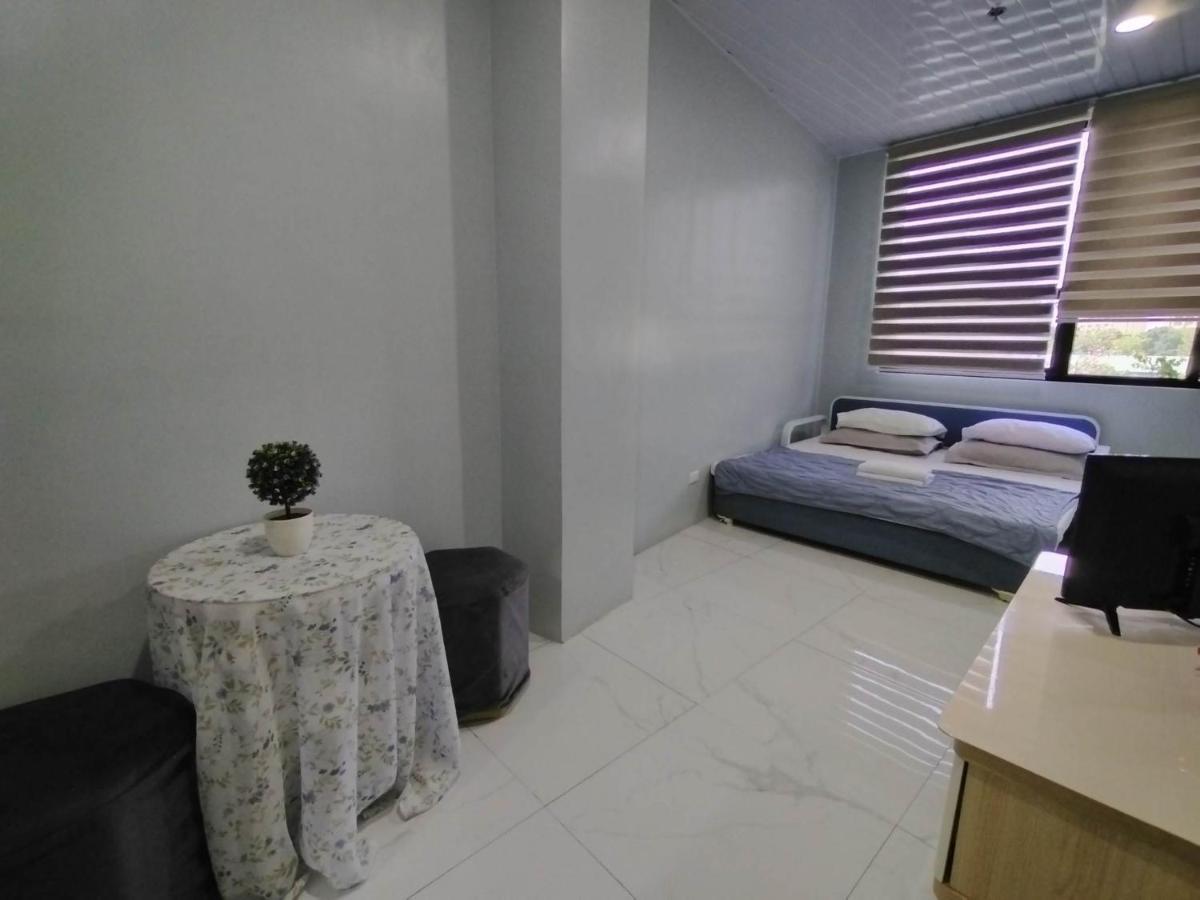 Quirino Hub Hotel Room With Netflix Davao Exterior photo