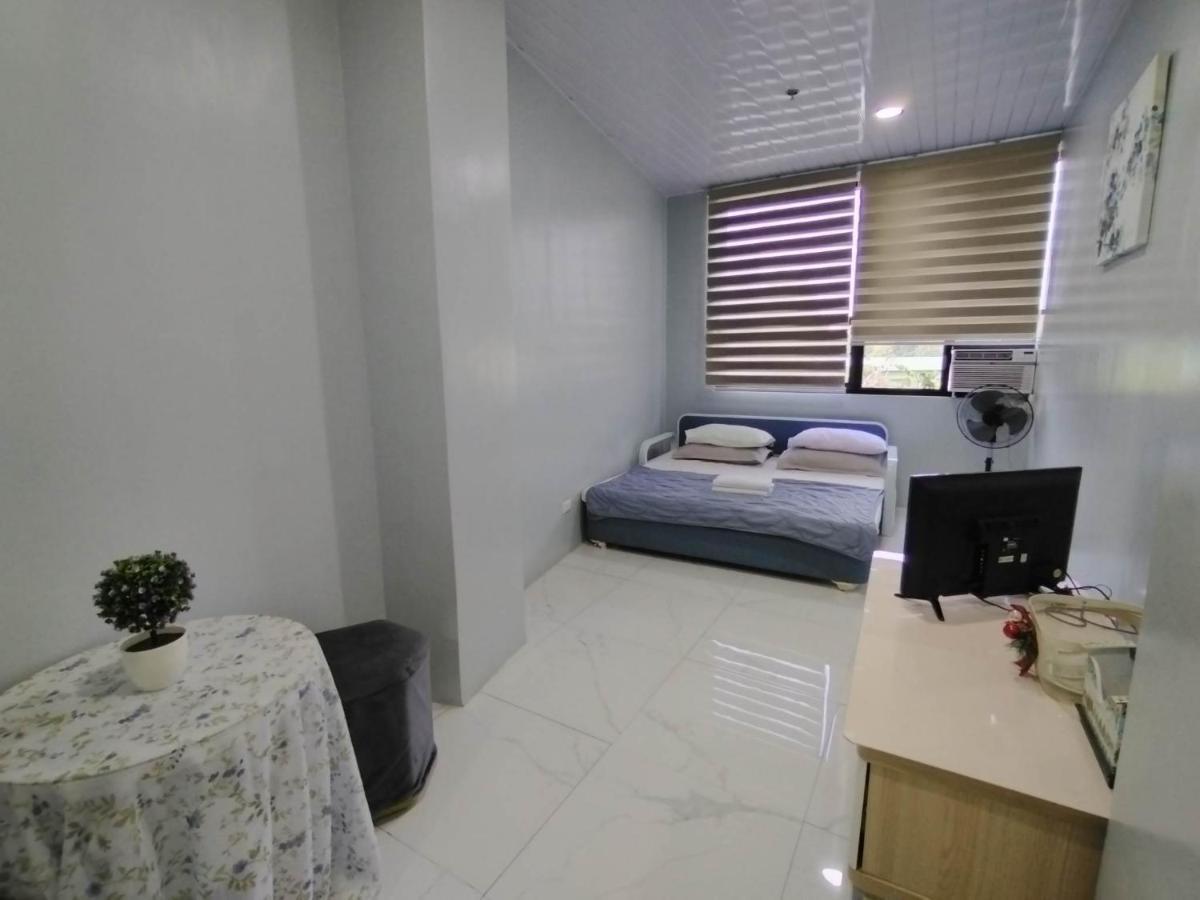 Quirino Hub Hotel Room With Netflix Davao Exterior photo