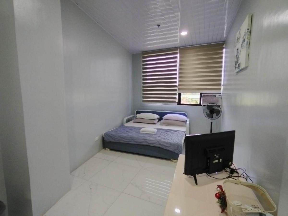 Quirino Hub Hotel Room With Netflix Davao Exterior photo